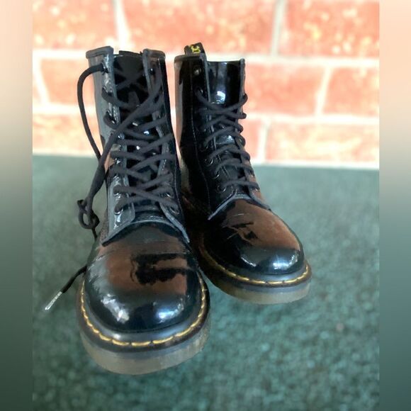 Dr Martens 1460 8 eye  patent leather boots - Picture 8 of 16